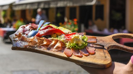 Eine kroatische wurstplatte