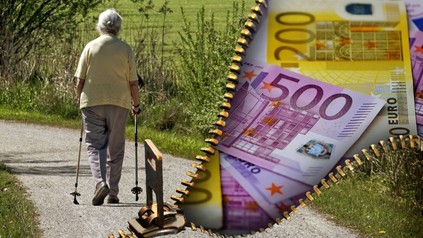 Frau läuft mit Gehstöcken auf Weg, Reißverschluss, Euroscheine