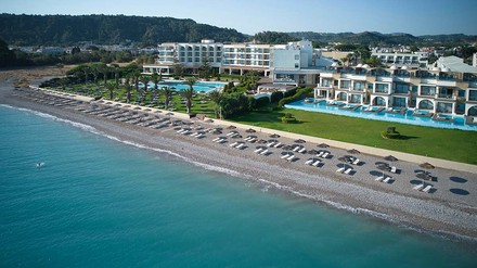 Nur 6 km von Rhodos-Stadt und 7 km vom internationalen Flughafen „Diagoras“ entfernt, befindet sich das Ixian Grand & All Suites. (Foto: © The Ixian Grand & All Suites)