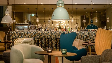Hotelbar im neuen Motel One Linz-Hauptplatz