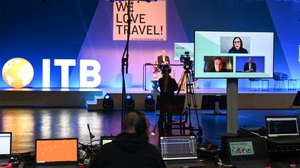 Bühne und Aufnahmegeräte auf der ITB Berlin