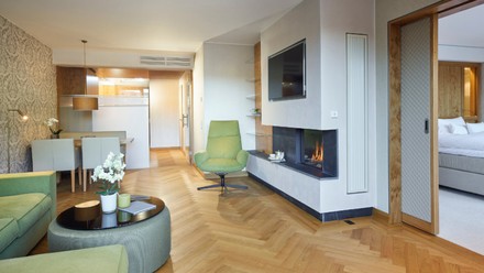 Naturmaterialien prägen das Design. (Foto: © Björn Lülf)