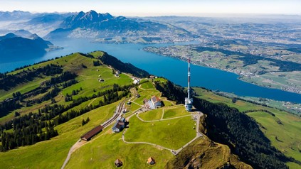 Rigi Kulm mit Sicht Richtung Luzern und Pilatus
