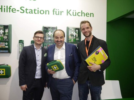 V.l.n.r. Thomas Salamon von Cederroth, Johann Lafer, HOGAPAGE-Redakteur Markus Jergler