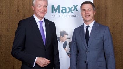 Thomas Willms, CEO, Deutsche Hospitality (li.) und Axel Jünke, Geschäftsführer der Brendal Hotel Group (re.)