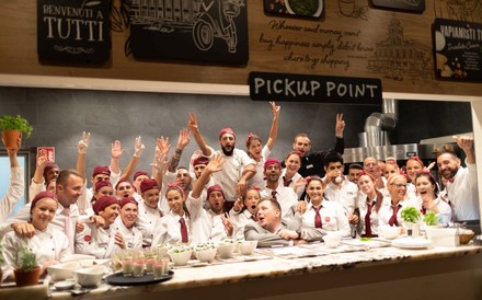 Vapianomitarbeiter freuen sich