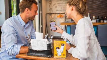Paar beim Self-Ordern