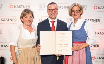 Sonja Zwazl, Christof Kastner und Johanna Mikl-Leitner bei der Ernennung