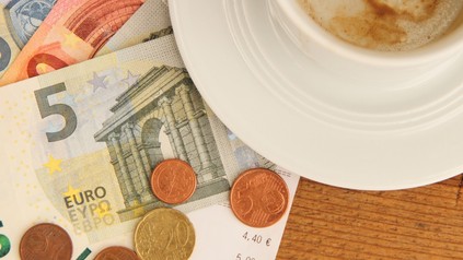 Geld auf einem Tisch