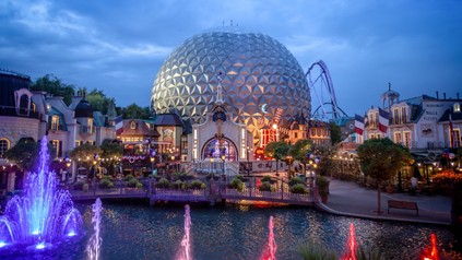 Panorama des Europaparks mit Sicht auf den EuroSat Dome