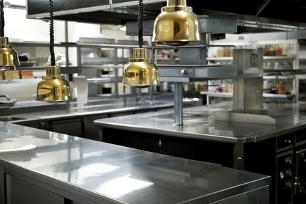 Eine leere Restaurantküche