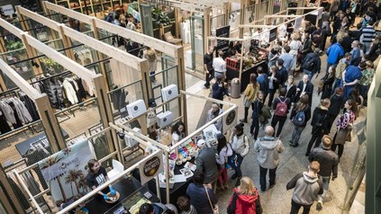 Viele Menschen in der Messehalle der Berliner Food Week