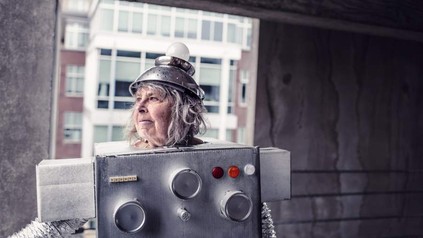 Frau in Kostüm