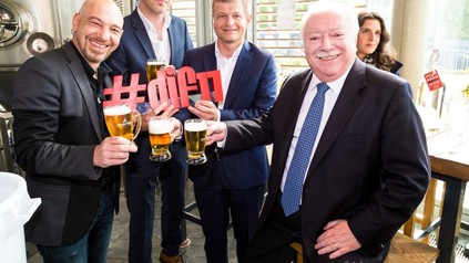 Sänger Roman Gregory, Donauinselfest-Projektleiter Thomas Waldner, Ottakringer-Chef Matthias Ortner und Bürgermeister Michael Häupl