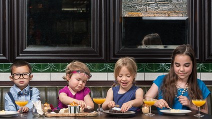 Kinder im Restaurant