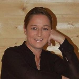 Gabriele Augsbach, Schuster Hoteleinrichtungen