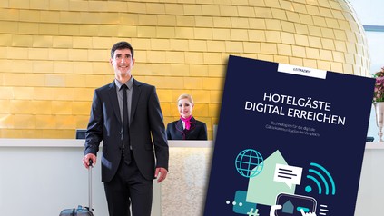 ein buch mit der Aufschrift Hotelgäste digital erreichen