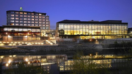 Congress Center in Villach bei Nacht