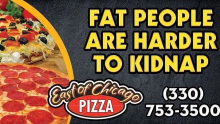 Werbeplakat von „East of Chicago Pizza“