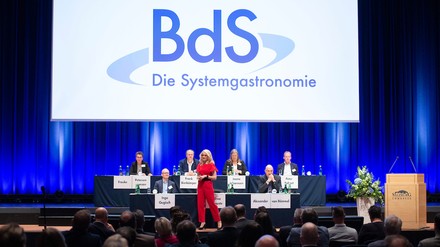 Andrea Belegante eröffnet die BdS-Mitgliederversammlung 2022