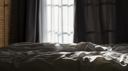 Ein leeres Hotelzimmer