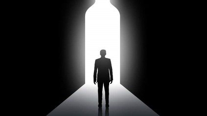 Silhouette Mann und Alkohol