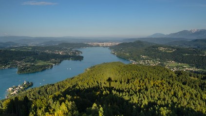 Blick vom ehemaligen Aussichtsturm am Pyramidenkogel