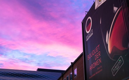 Plakat mit Ankündigung für Basler Weinmesse
