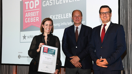 von links: Anna Nickol (Regional Human Resources Director, Germany, Rocco Forte Hotels), Frank Heller (ehemaliger General Manager The Charles Hotel) und Florian Steinmaier, neuer General Manager The Charles Hotel (Foto: © Rocco Forte Hotels)