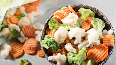 Tiefkühlgemüse in einer Schüssel