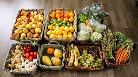 Verschiedenes Gemüse in Kisten