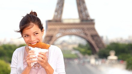 Paris zieht an und plant das Kantinenessen künftig mindestens zwei Mal in der Woche auf vegetarisch umzustellen. (Foto: © Ariwasabi/stock.adobe.com)