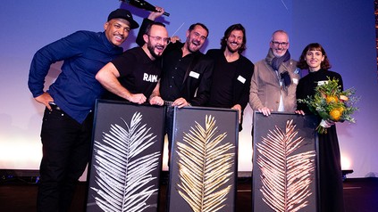 Die "Glorious Bastards" aus Linz freuen sich bei der Siegerehrung