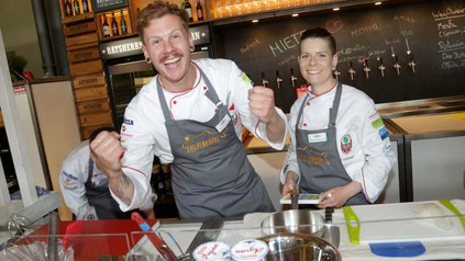 Motivierte und fröhliche Köche bei der Friesenkrone