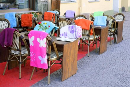 Tische im Freien Restaurant