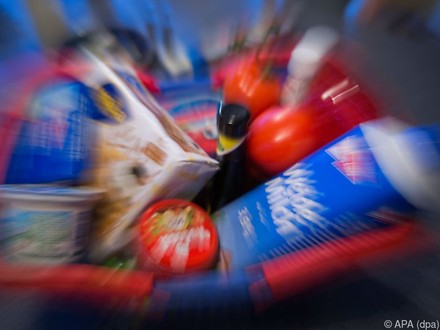 Warenkorb mit Lebensmitteln