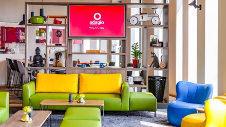 Hotel-Lobby des Aparthotel Adagio Bremen