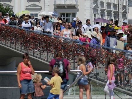 Menschenmenge auf Straße
