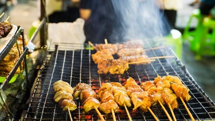 Hühnerspieß auf Grill