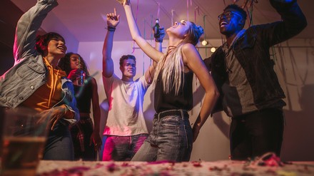 Eine Party in einer Airbnb Wohnung