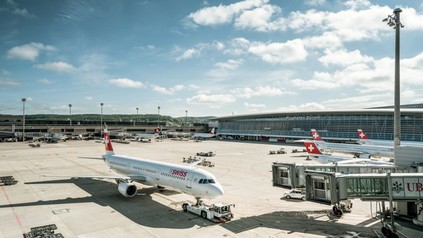 Flugzeuge auf dem Flughafen Zürich