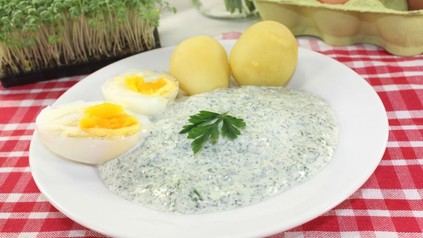 Kartoffeln mit Eiern und grüner Soße
