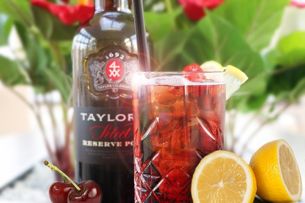 Der Cocktail „Chicago Fizz“