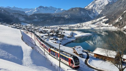 Luzern-Interlaken Express im Winter