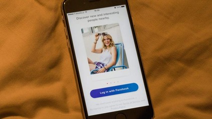 Tinder Anmeldebildschirm Smartphone