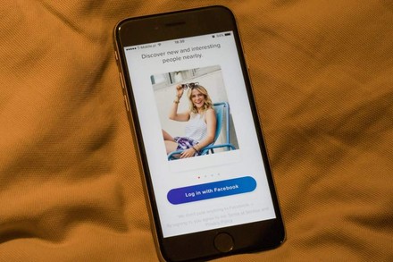 Tinder Anmeldebildschirm Smartphone