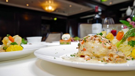 Ein Essen auf einem Tisch