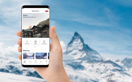 Bild der neuen App vor dem Matterhorn