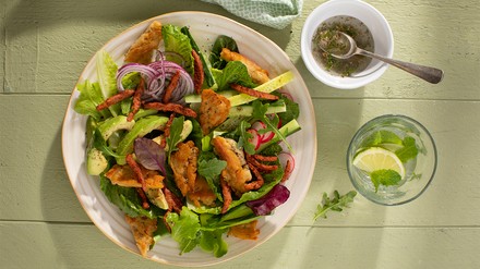 Salat mt Bacon und Schinken