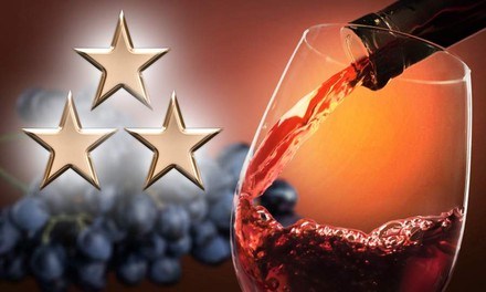 Ein Glas Wein wird eingeschänkt und daneben sind drei Sterne abgebildet